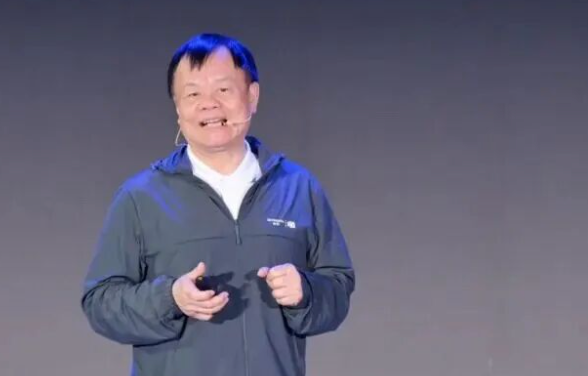 黄宏生“折腾”，创维“换挡”