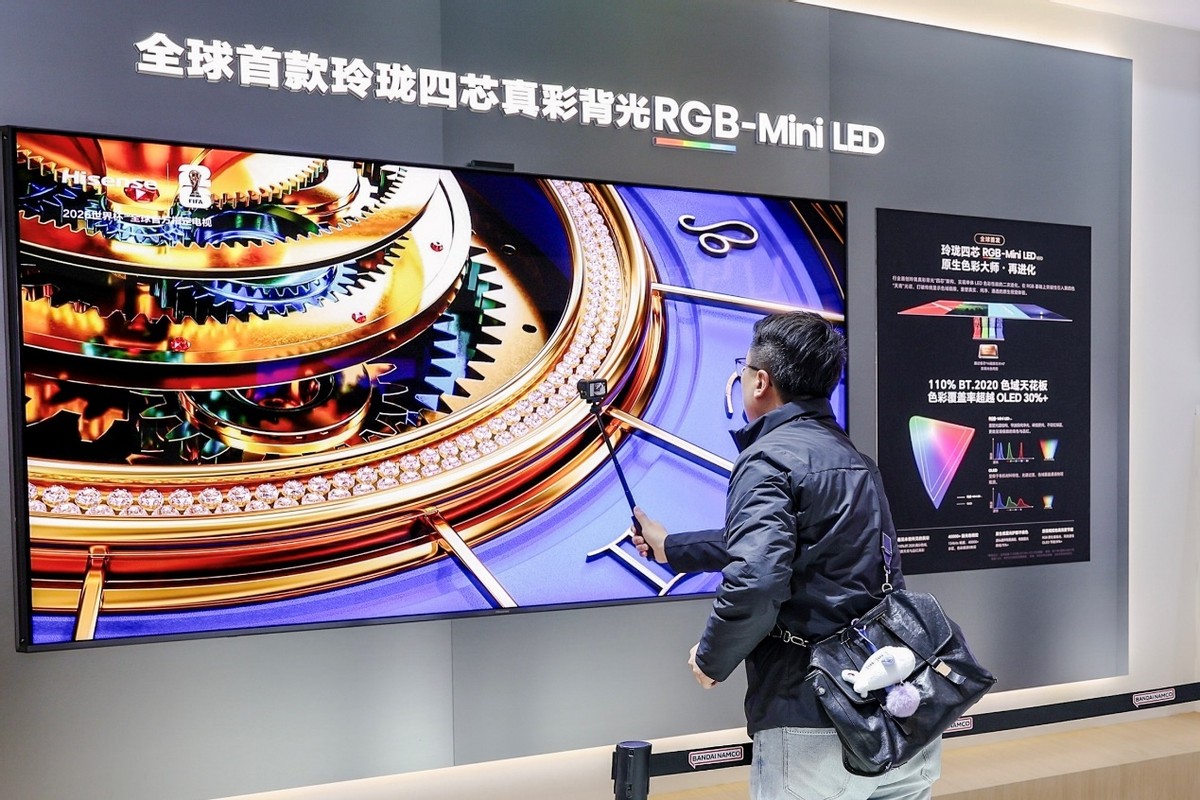 领跑彩色光源时代！海信携三大硬核技术亮相AWE2026