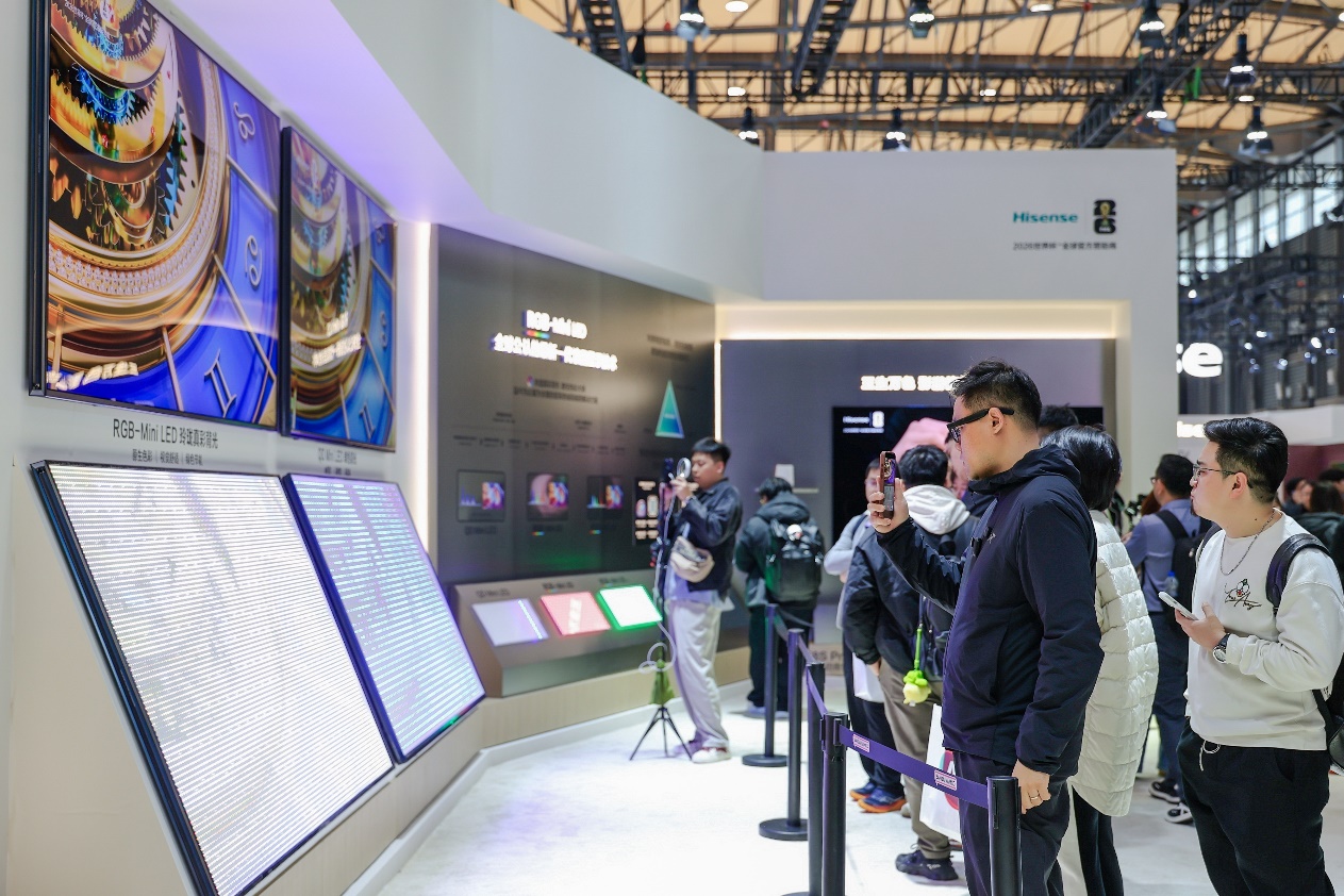 家电奥斯卡认证！海信UX2026款以玲珑真彩背光技术斩获艾普兰金奖