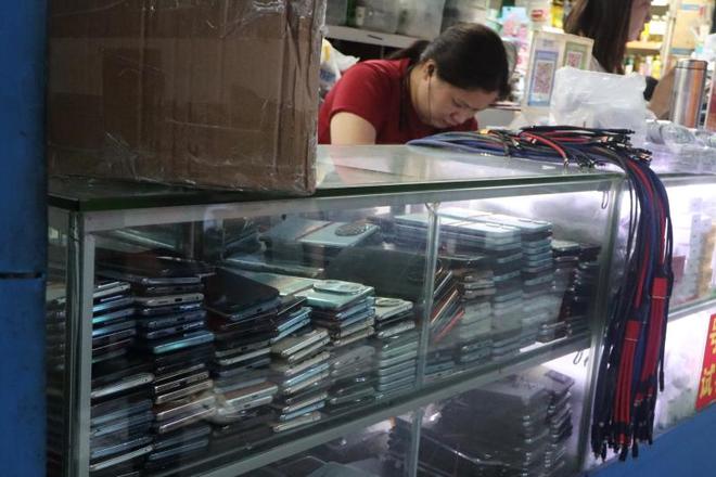 废旧手机被热炒后价格回落，华强北“满仓”商家有些心慌