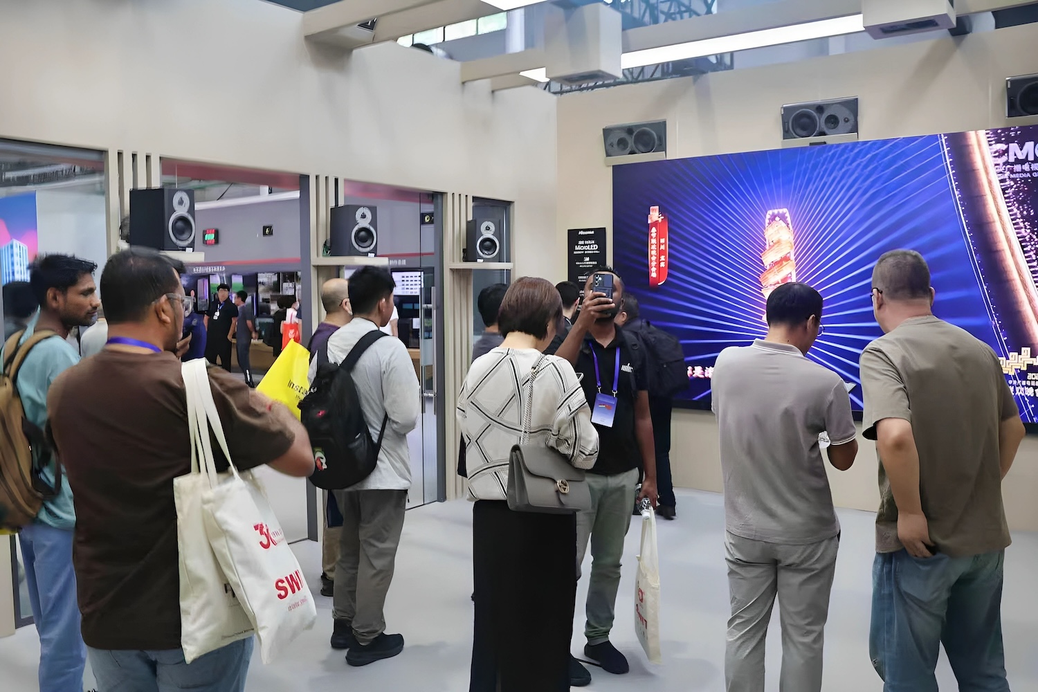  海信163吋Micro LED巨幕UX登陆BIRTV2026，解锁超高清巨幕全新高度